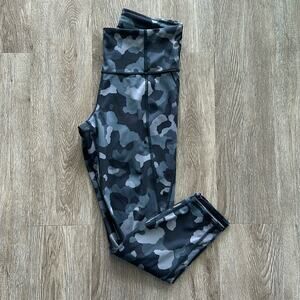 Athleta Lightning Camo 7/8 Tights Black Size Small Petite Athletic Workout Gym